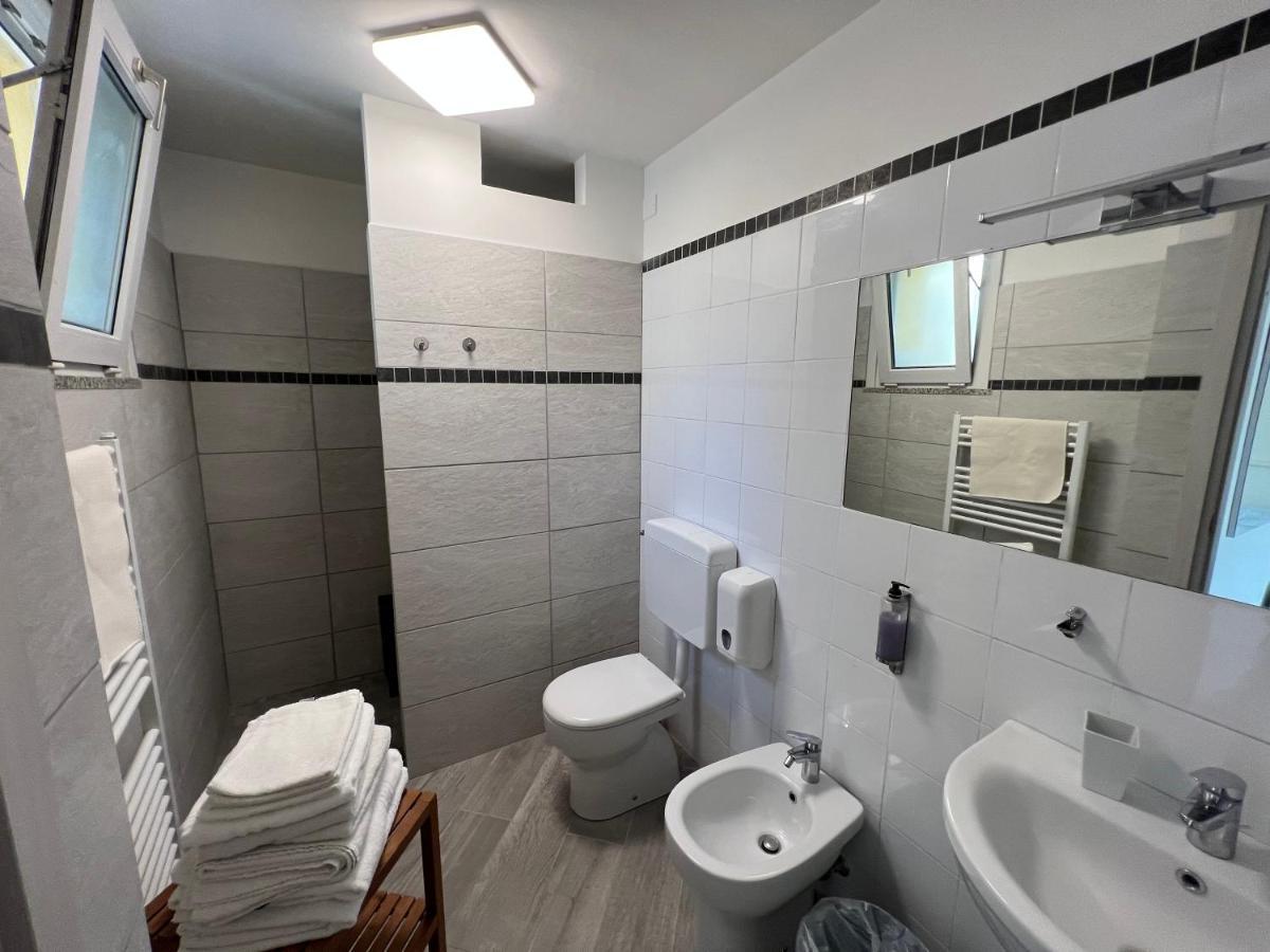 Hotel Locanda Rosy Каттолика Экстерьер фото