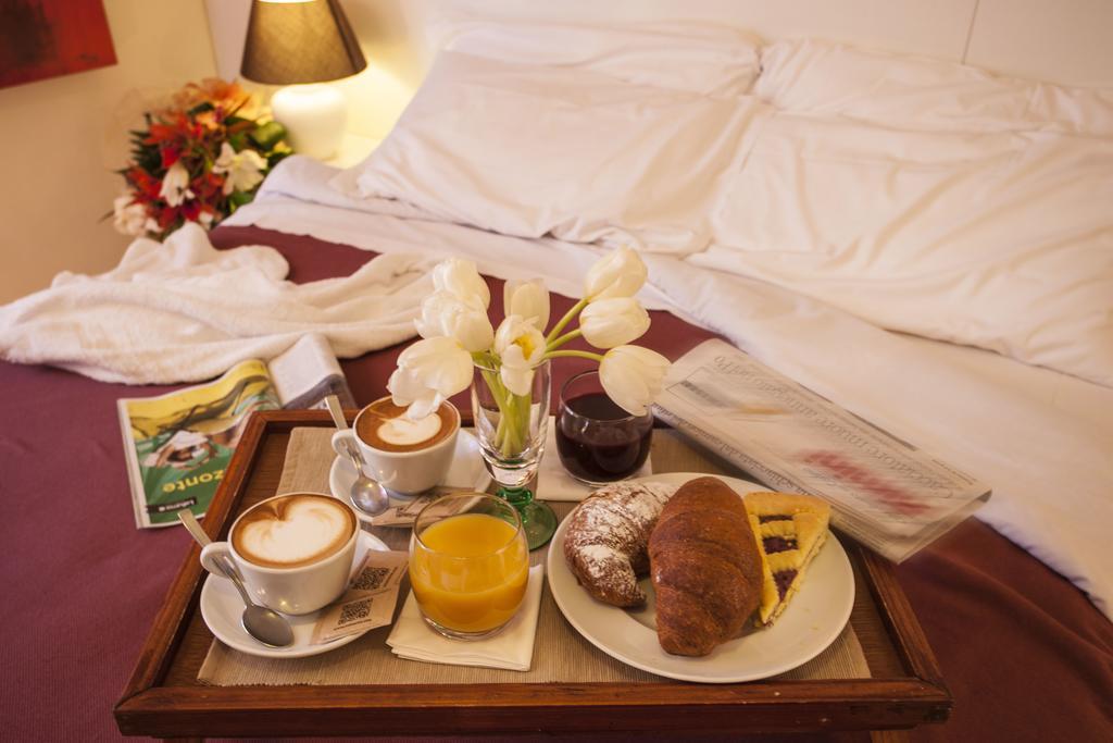 Hotel Locanda Rosy Каттолика Экстерьер фото