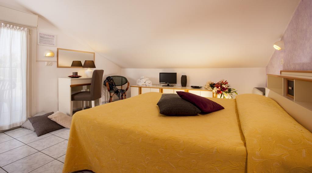 Hotel Locanda Rosy Каттолика Номер фото