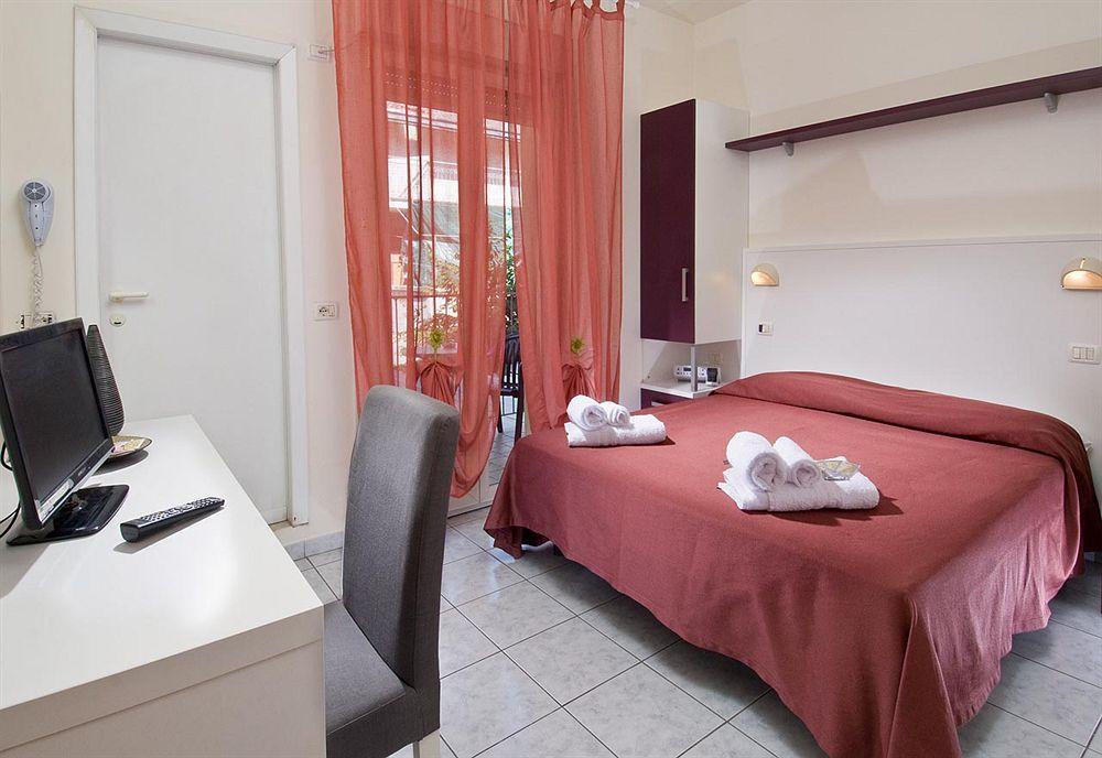 Hotel Locanda Rosy Каттолика Экстерьер фото