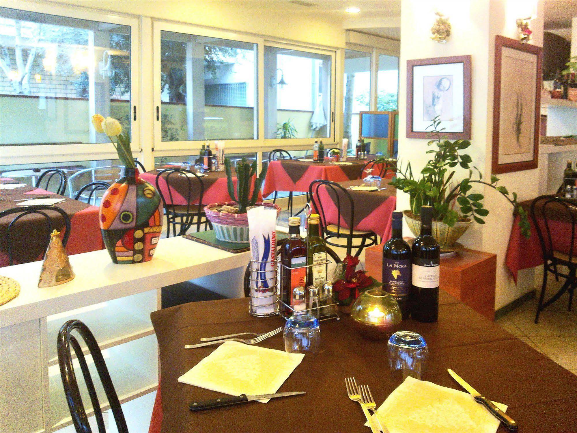Hotel Locanda Rosy Каттолика Экстерьер фото